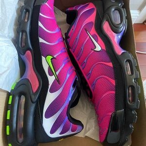 Nike Air Max Plus Pink and Black Sneakers
